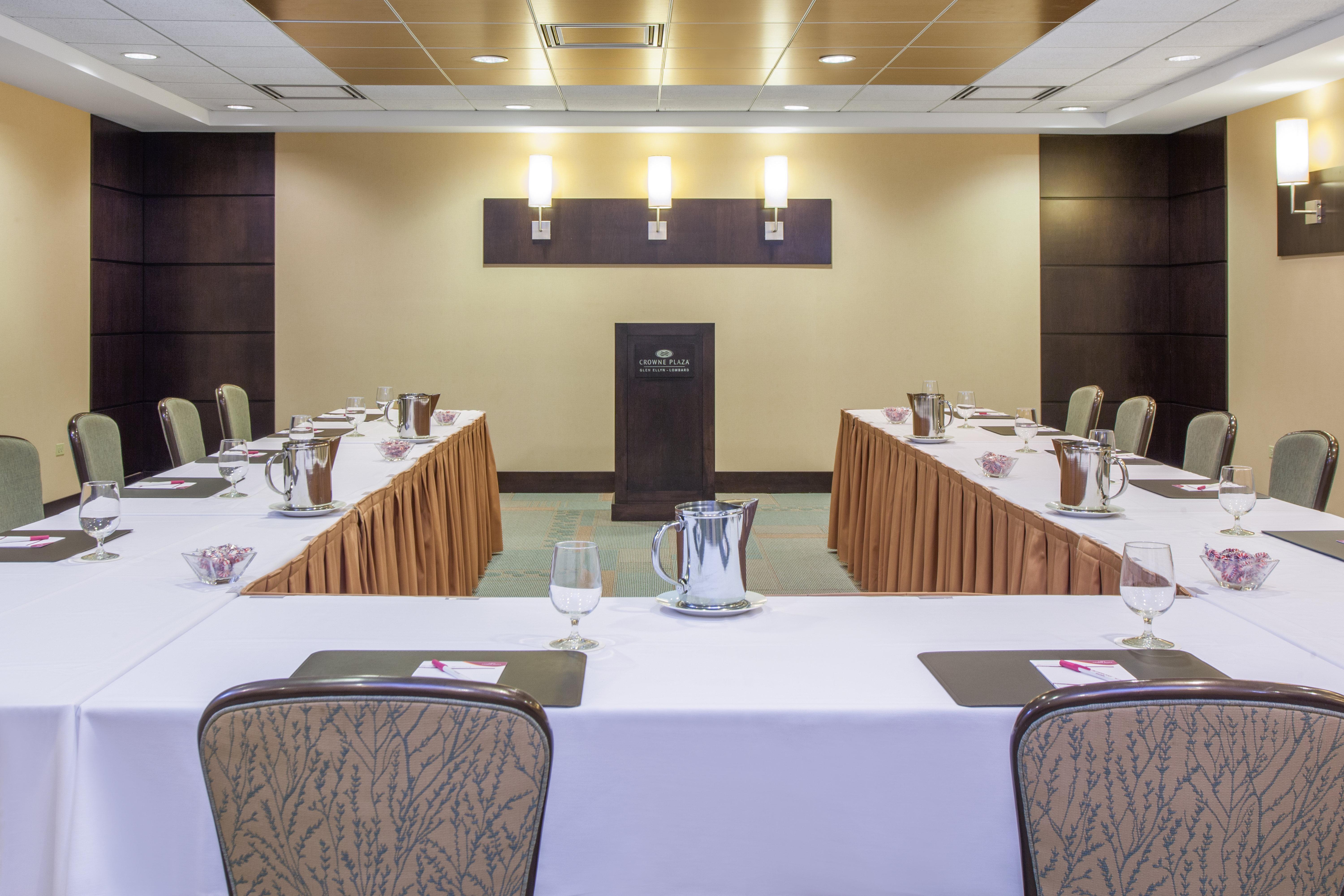 Crowne Plaza Hotel Glen Ellyn/Lombard By Ihg Экстерьер фото