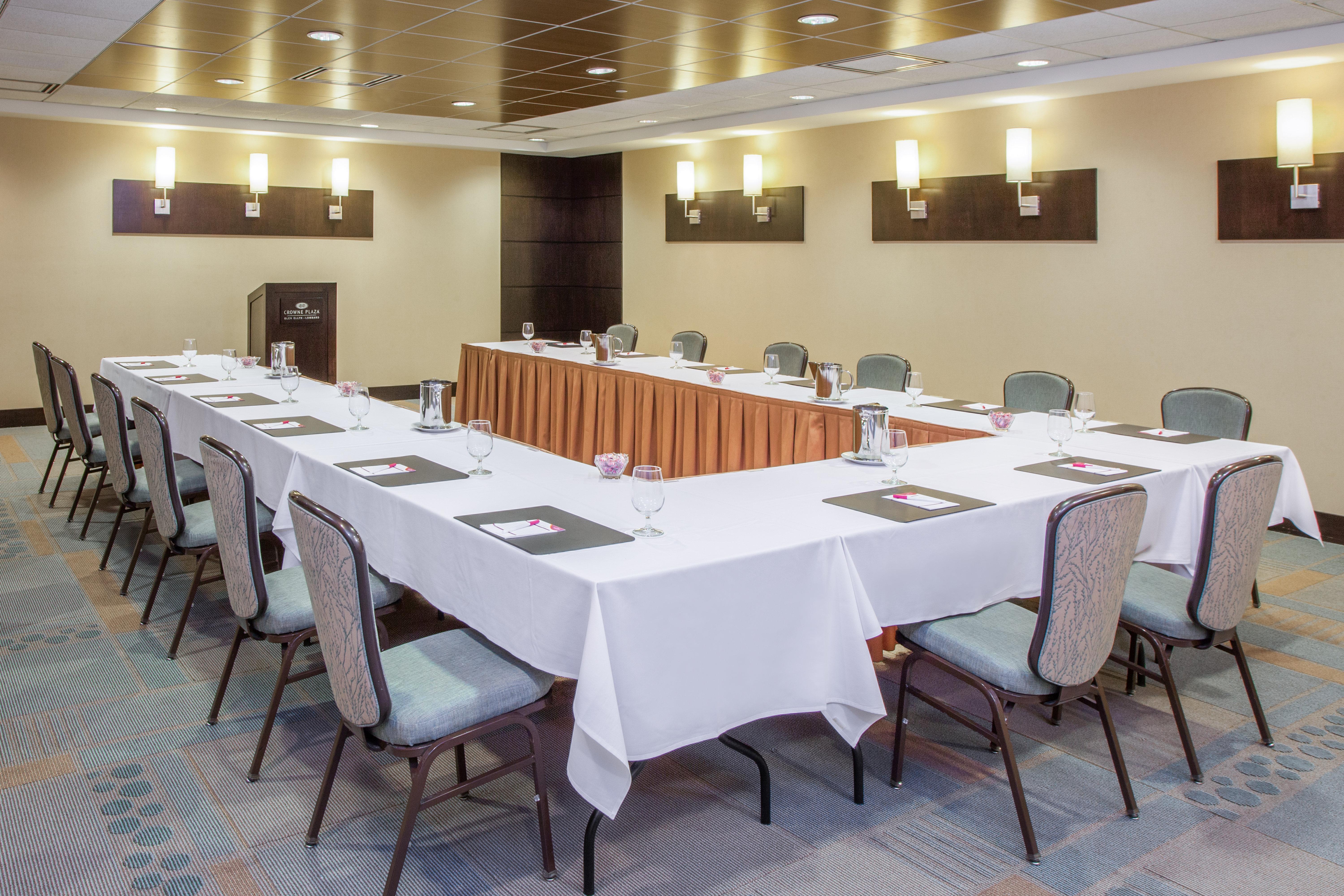 Crowne Plaza Hotel Glen Ellyn/Lombard By Ihg Экстерьер фото