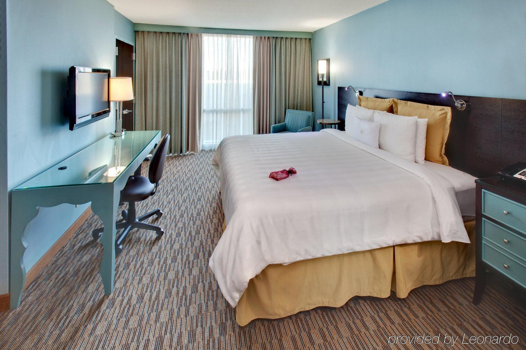 Crowne Plaza Hotel Glen Ellyn/Lombard By Ihg Номер фото
