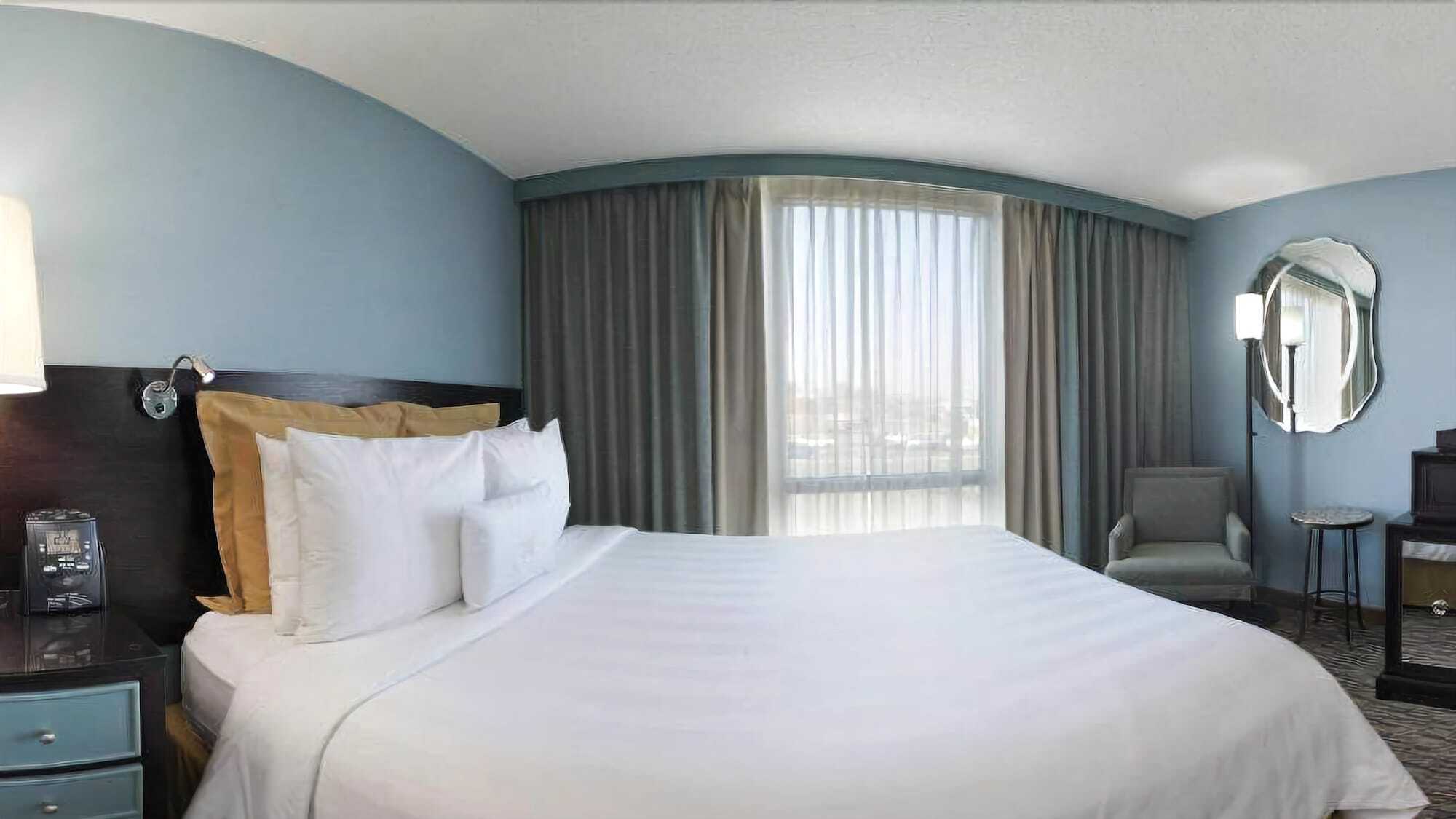 Crowne Plaza Hotel Glen Ellyn/Lombard By Ihg Экстерьер фото